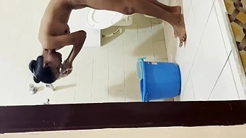 Nude Girlfriend Bath