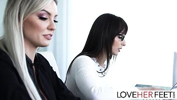 Love Her Feet - brunette movie