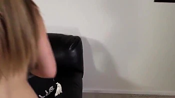 Sultry Amateur Teen 18+ Feeds Her Sex In Casting