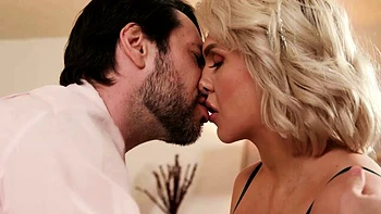 Blonde is flashing her big boobs in the outdoors