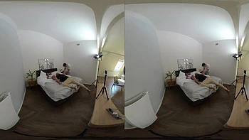 Betzz Behind The Scenes VR Part One – Athetlic Sorority Girl