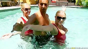 Fascinating Donas Missionary Trailer