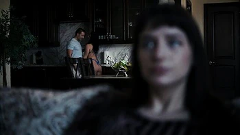 Come-hither Codey and Queenie's bedroom clip