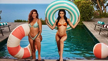 Spicy hotties Vanessa Alessia and Agatha Vega love anal fuck