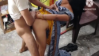 Kamwali Bai Ki Desi Chudai Padosi Stepuncle Ne Bhabhi Ko