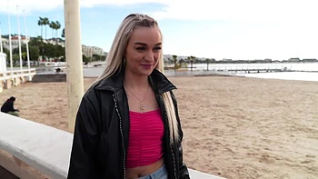 Straight to the point with Jennifer, 25! - Jacquie et Michel TV