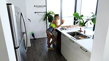 Blonde blowjob adoring skank facialized after hardcore fun