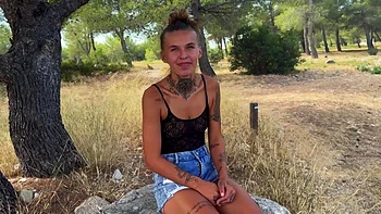 It is impossible to exhaust Sya, 33 years old! - Jacquie et Michel TV