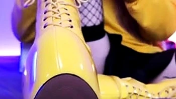 Queenie Steph High Heels And Bare Feet