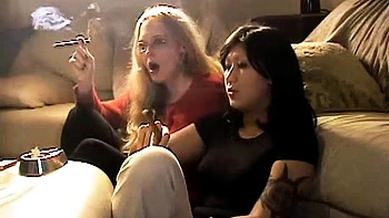 Petite amateur babe handling big cock in a webcam show