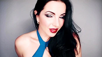 Big boob brunette masturbates on webcam