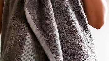 Brunette Solo Webcam Masturbation