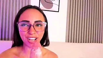 Close up MILF masturbation