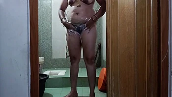 Desi Aunty Shaving For Pussy Fucking Before Cleaning Pussy