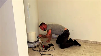 It's time to play for Oletsha! - Jacquie et Michel TV