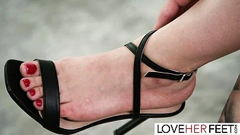 Love Her Feet - pornstar smut