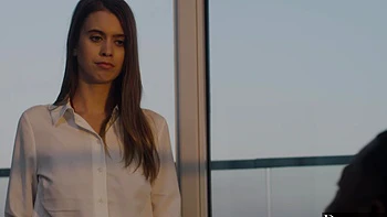 Brunette beauty Jill Kassidy rides cock in reverse cowgirl