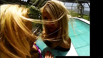 Steamy Nikki and Vicky's licking pussy xxx