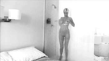 Bouncy Sara and Puma's blonde xxx