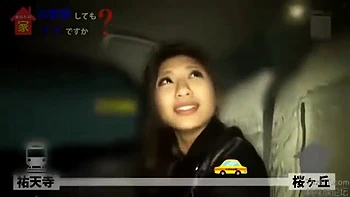 01008,A beautiful woman who feels