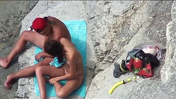 Couple mutually masturbation on the beach!: Amateur, Bongacams  Beach Sex Porn