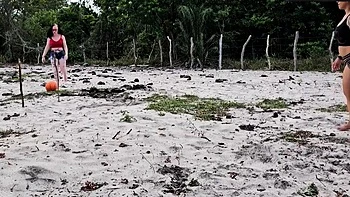 Jogo de futebol com apostas resulta em sexo assfuck