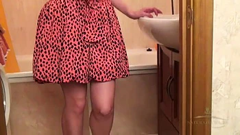 Roxy takes a shower and wets down her hairy pussy