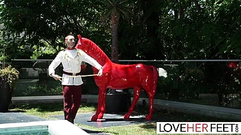 Watch extraordinary Avalon Mira's video