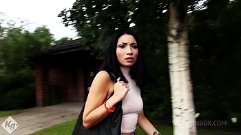 College Babe Gets Picked Up By Fat Cock Stud