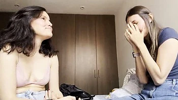 Scarlettandc Two Lesbians Fingering Pussy - Amateur Latina Teens Cheat & Trib