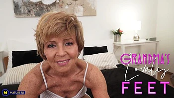 Granny Romana Has Nice Granny Feet