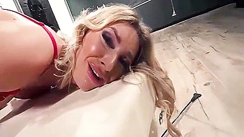 Deep Anal Office Surprise With Juicy Assistant Filled Up From Every Direction During Lunch Break