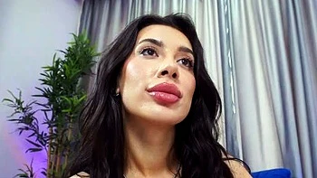 Cute amateur brunette naughty in solo jerking show on camera