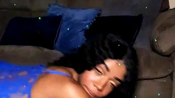 Sweet and sexy babe fuck good pussy masturbating