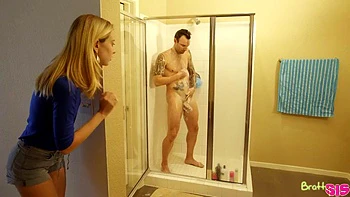 BBW à trois : pipe profonde, levrette et cowgirl