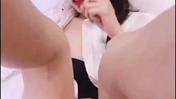 Amadora fazendo boquete e anal de quatro com Domestic Welfare Ji