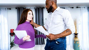 Dünne Teen Ava Davis reitet Schwanz und saugt beim interracial Spaß