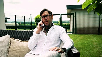 Blonde tatouée MILF baisée violemment