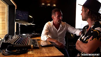 Secretária médica de 33 anos, Naomie Ricci, leva rimming