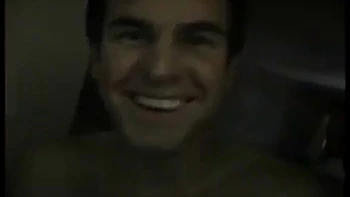 MILF morena chupa polla y monta a caballo