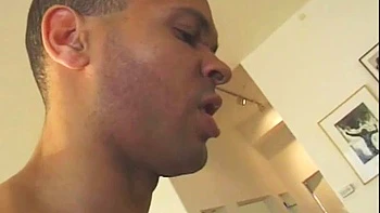 Milf chupa pollas negras y mulatas en perrito y vaquera