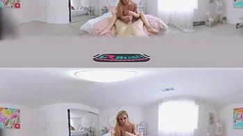 Blondes Babe reitet im Cowgirl-Perspektive