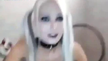 Modelo de webcam sexy se masturba com dildo