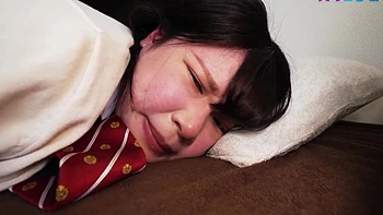 Étudiante asiatique 18 ans baise anale, creampie et jouets