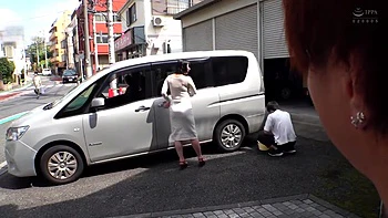 Asiatin mit dicken Titten brutal entführt