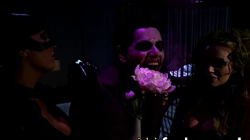 Feroz Mulher-Gato fode Joker em ménage hardcore