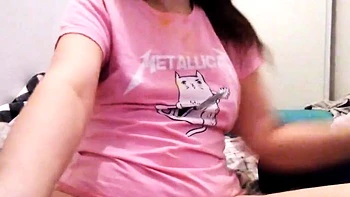 PAWG com peitos pequenos experimenta calças de yoga justas