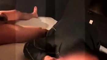 Пьяная жена сосет и кусает член другого мужика