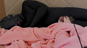 Juegos de fetiche de pies con la diosa Elisa en día frío