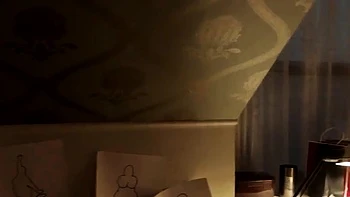 BBW Milf Brünette zeigt nackten fetten Arsch